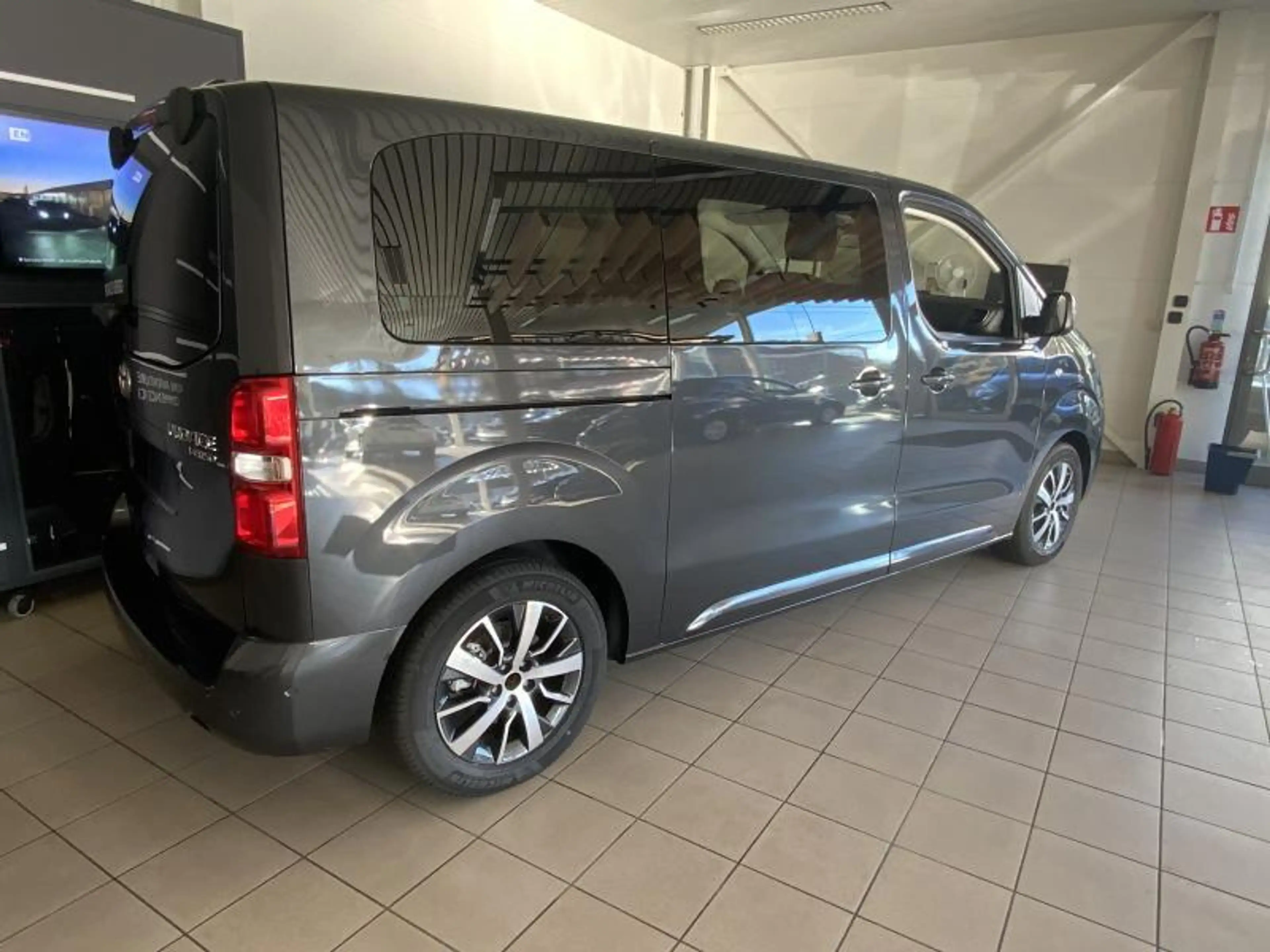 Toyota Verso Family 8pl — photo 3