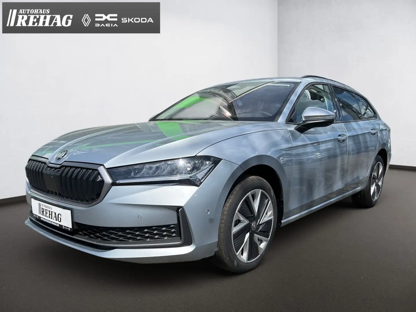 Skoda Superb Combi 1,5 TSI DSG mHEV Selection *AHK*LED*NAVI*ACC Srebrny - 2