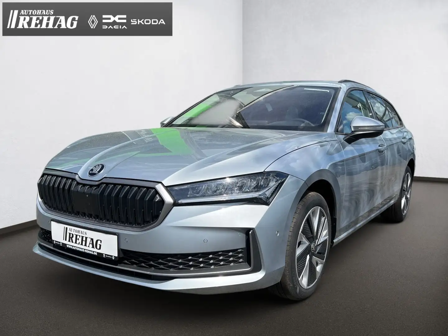 Skoda Superb Combi 1,5 TSI DSG mHEV Selection *AHK*LED*NAVI*ACC Ezüst - 1