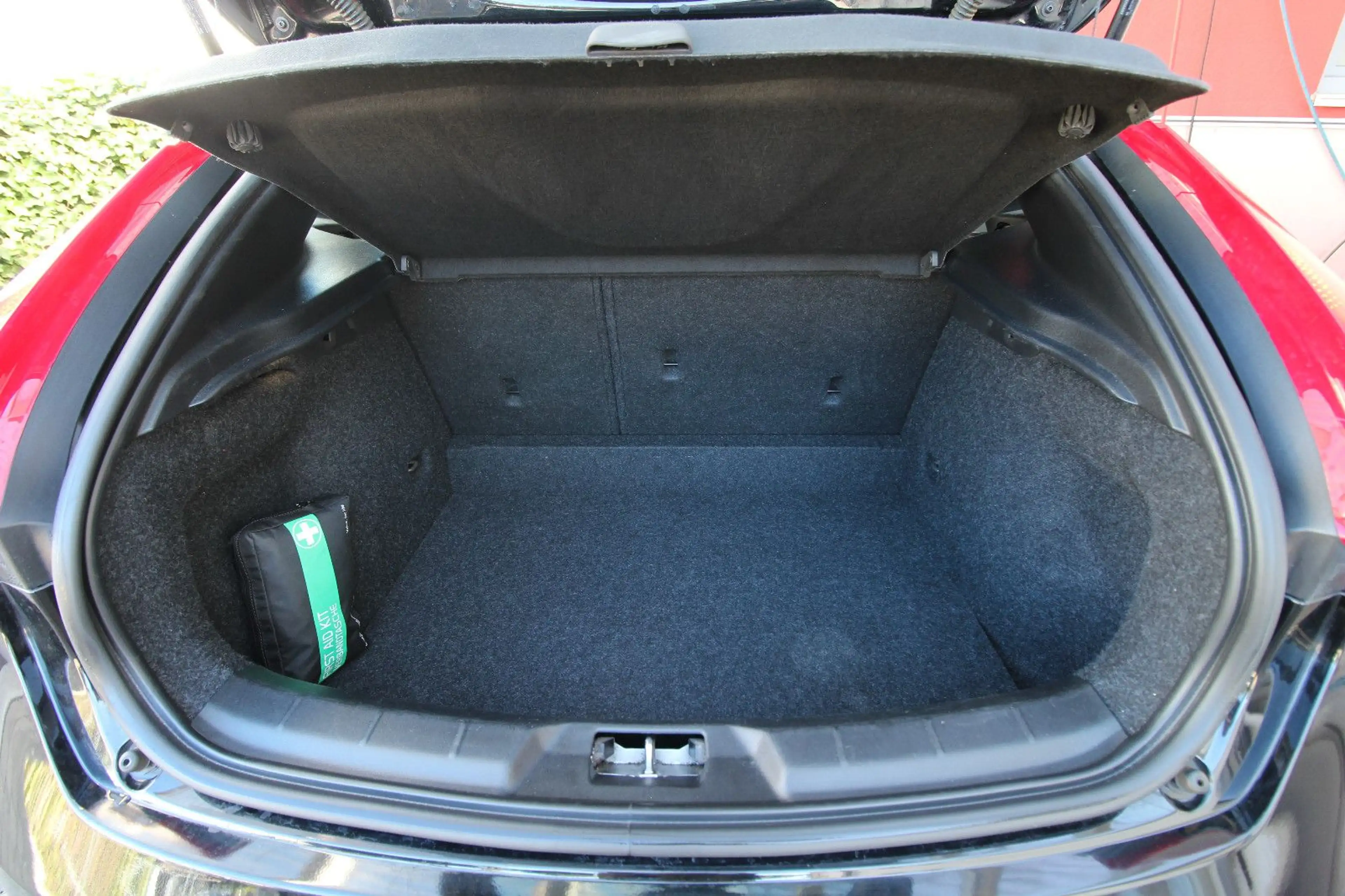 Volvo V40 Kinetic D3~Automatik~LED~Facelift~ — photo 9