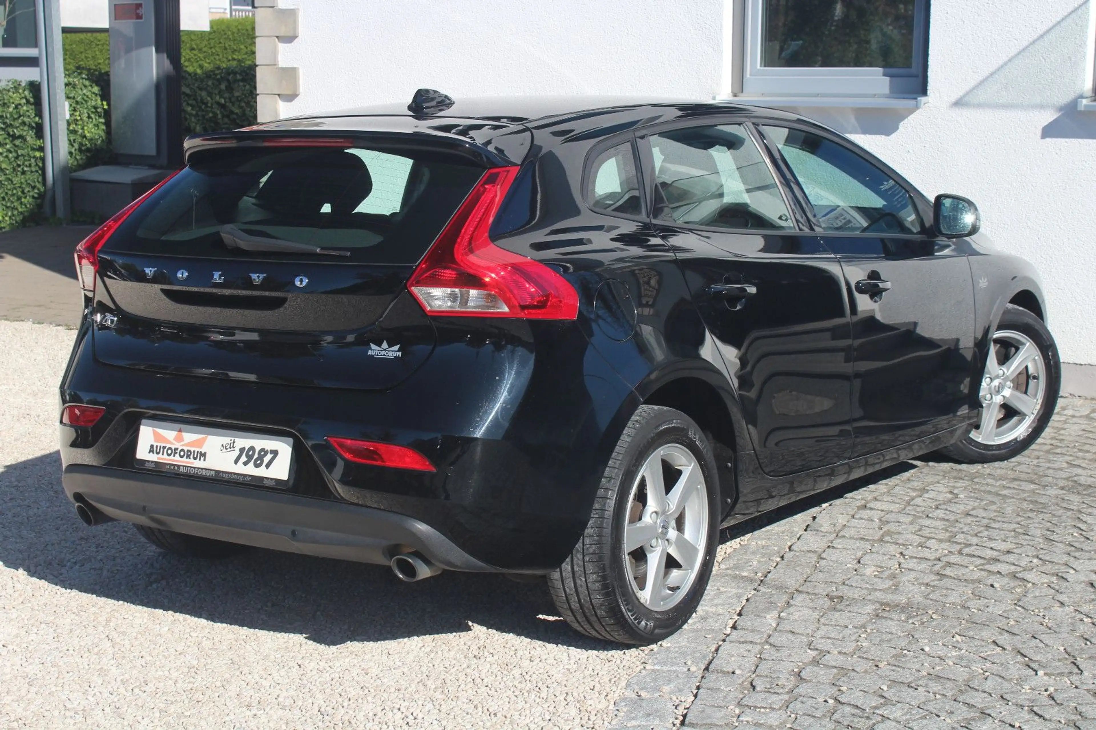 Volvo V40 Kinetic D3~Automatik~LED~Facelift~ — photo 10