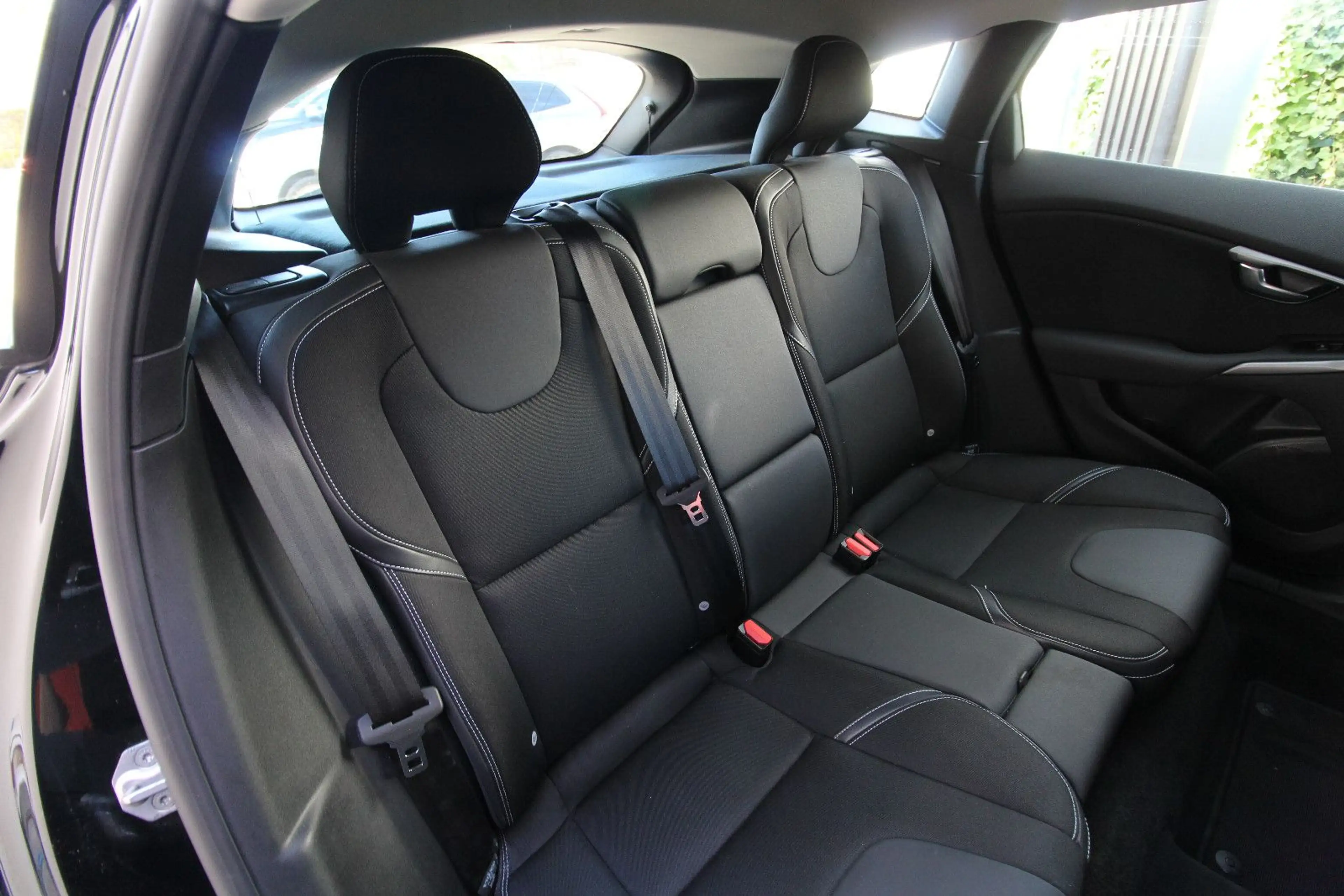 Volvo V40 Kinetic D3~Automatik~LED~Facelift~ — photo 12