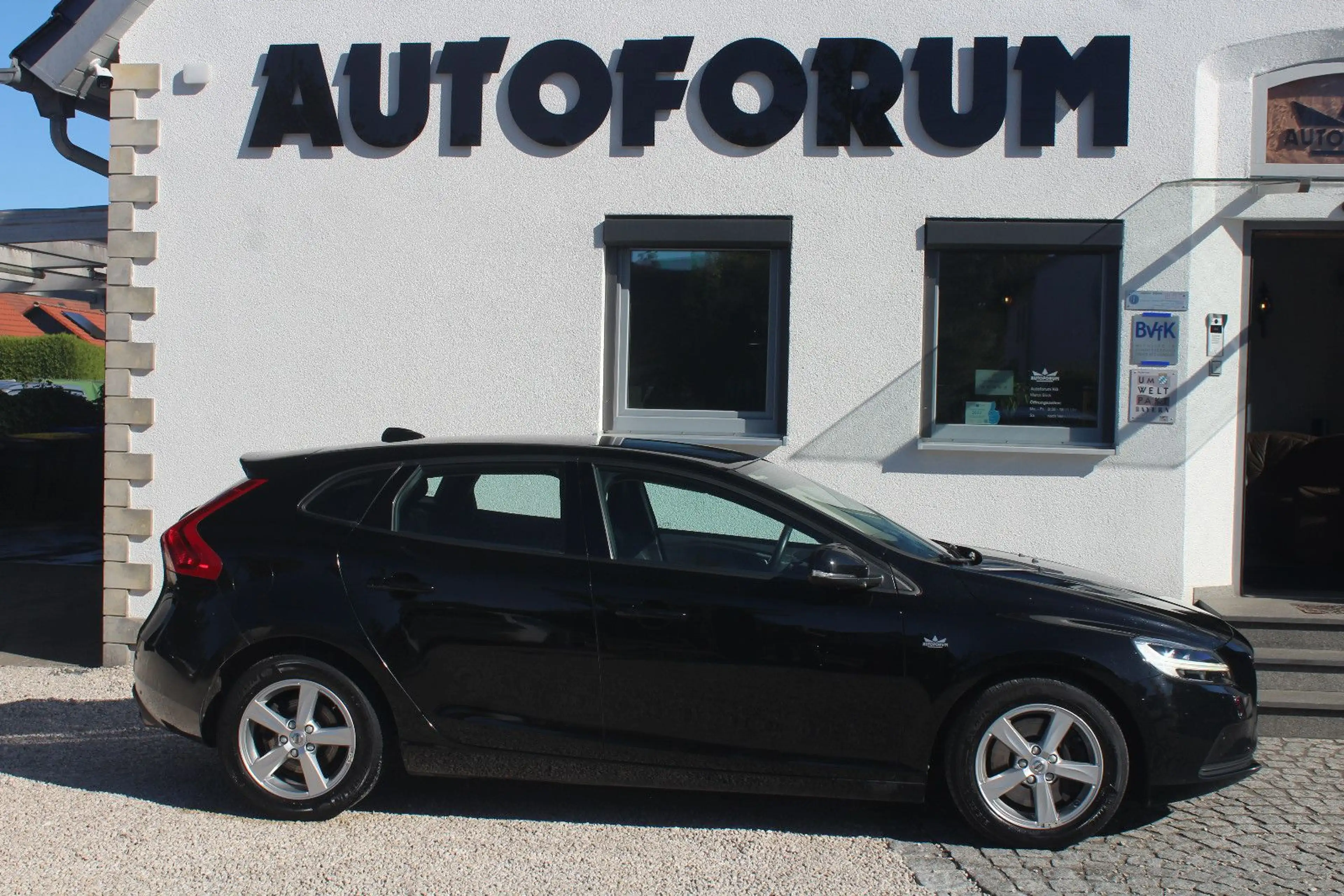 Volvo V40 Kinetic D3~Automatik~LED~Facelift~ — photo 11