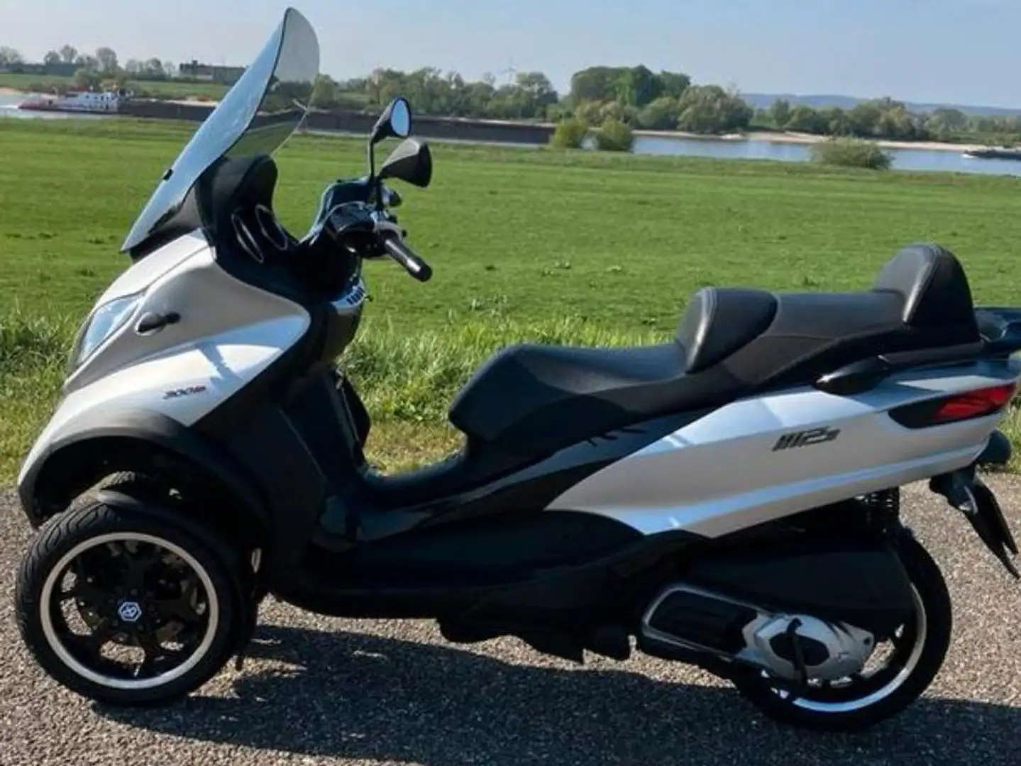 Piaggio MP3 LT Sport ABS Plateado - 1