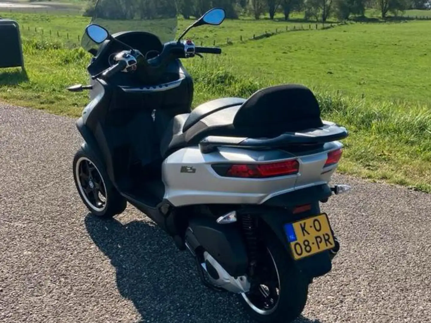 Piaggio MP3 LT Sport ABS Plateado - 2