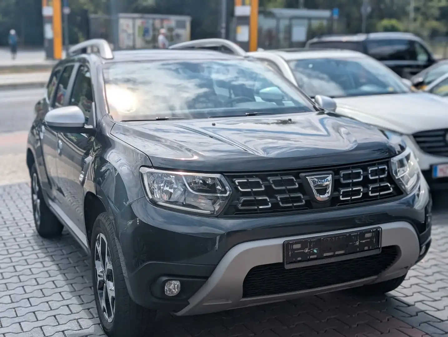 Dacia Duster RFK. Navi. BT. Sitzh. Navi Grau - 2