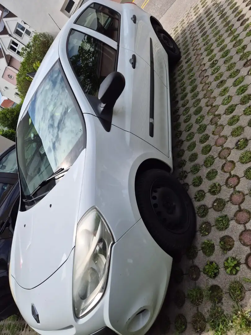 Renault Clio 1,2 16V Weiß - 1