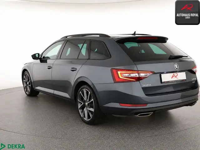 Skoda Superb view 3