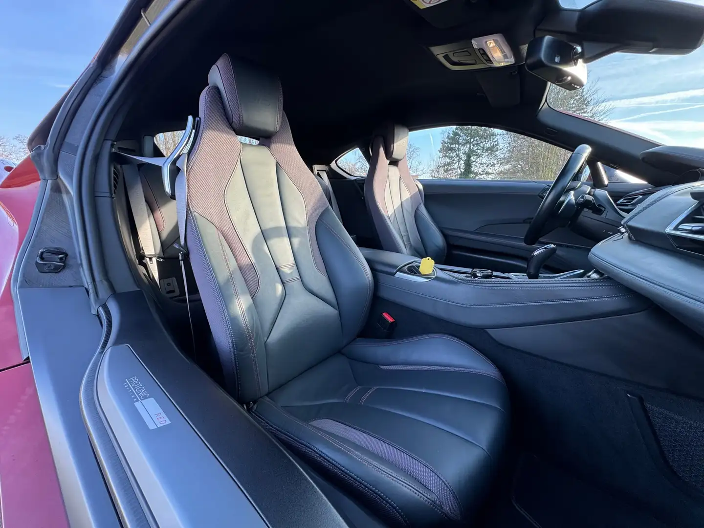 BMW i8 1.5 Protonic Red Edition / Hybrid / 334 PK / Camer Rojo - 2