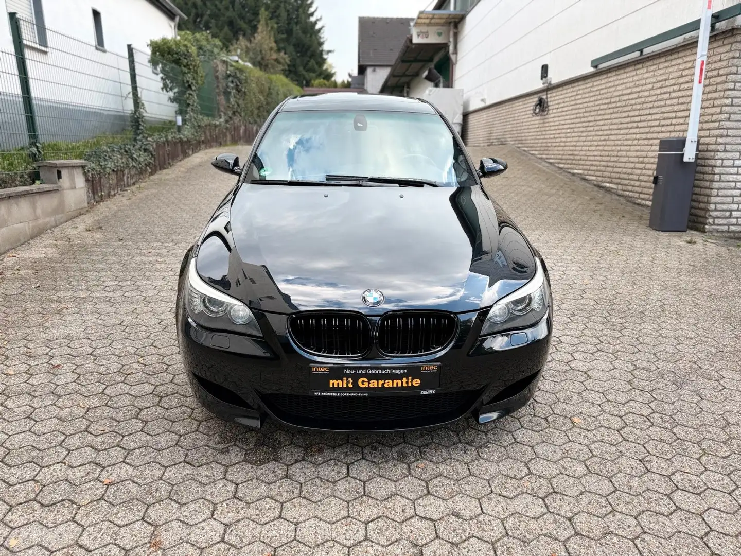 BMW M5 41000 KM Schwarz - 2