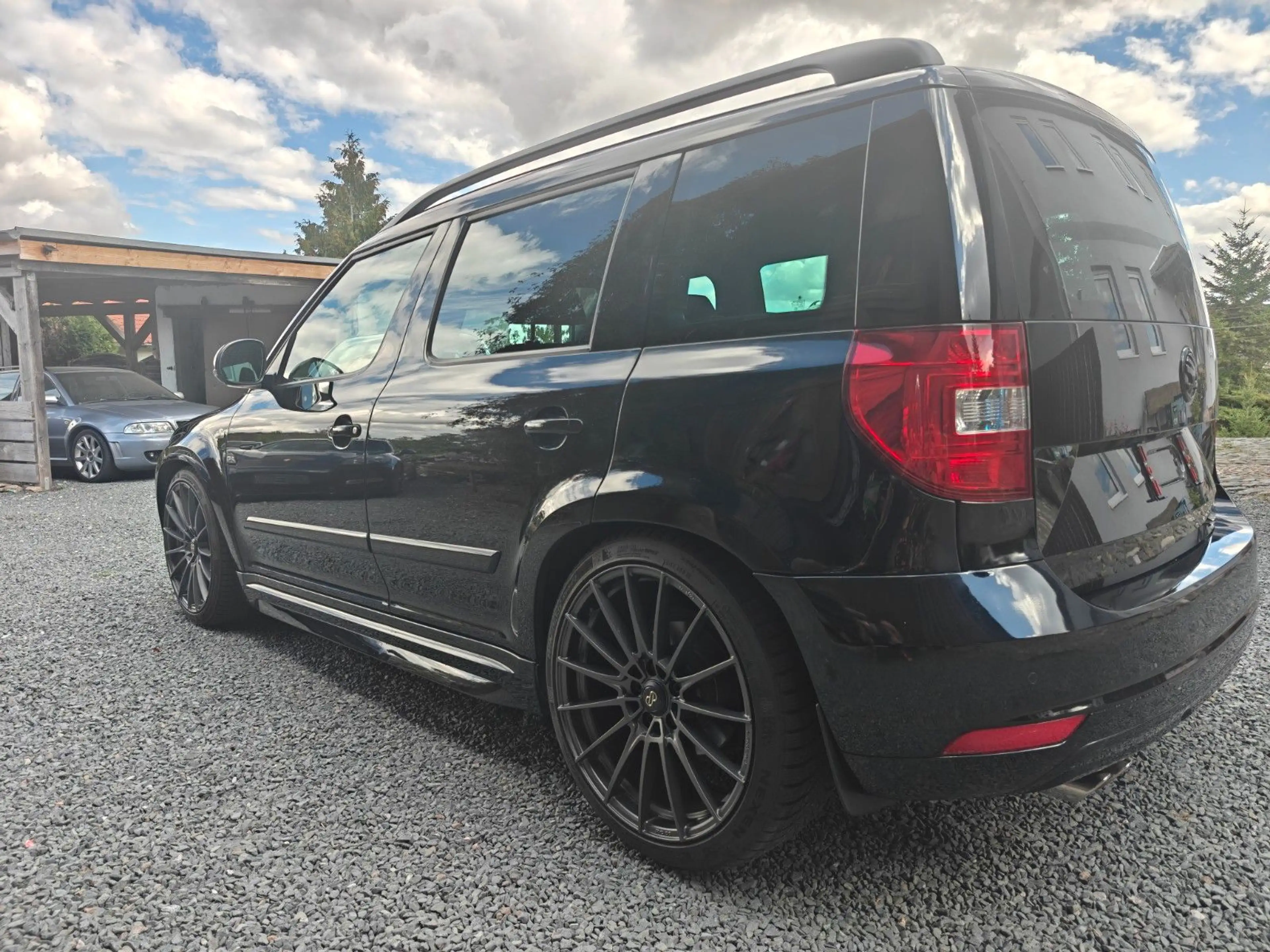 Skoda Yeti Monte Carlo — photo 8