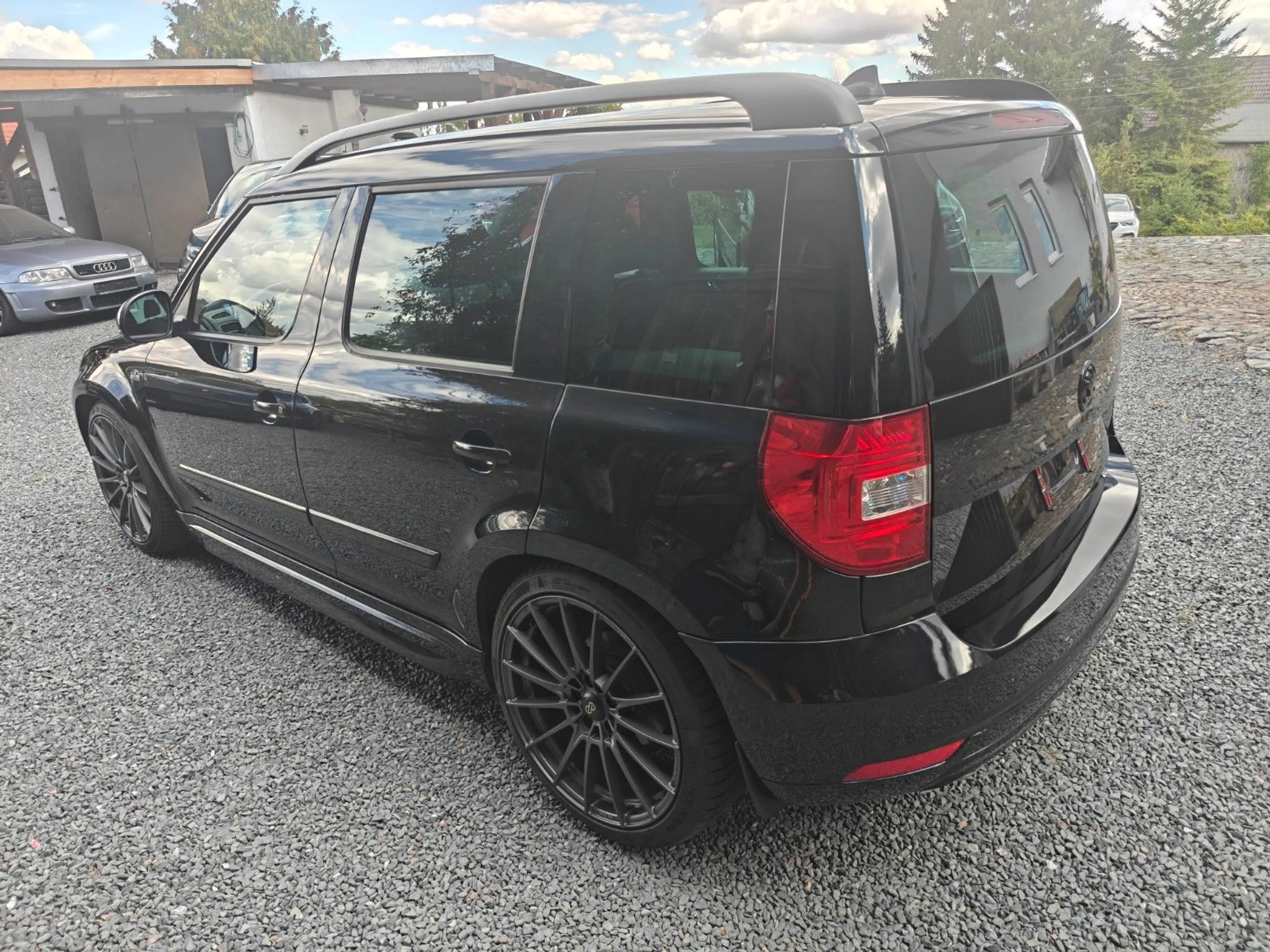 Skoda Yeti Monte Carlo — photo 9