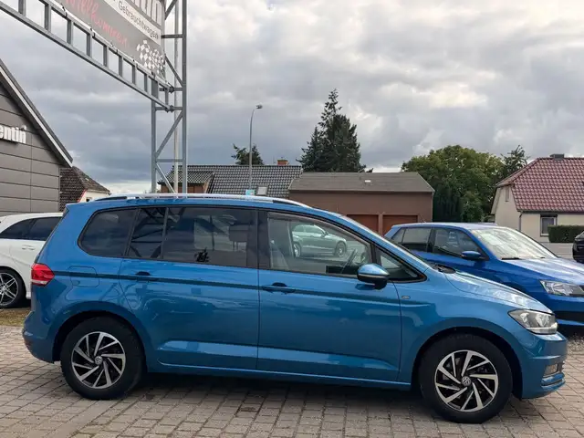 Volkswagen Touran view 7