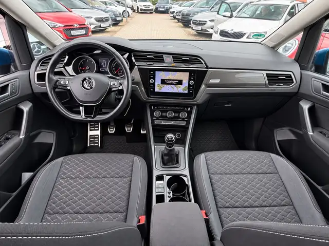 Volkswagen Touran view 12
