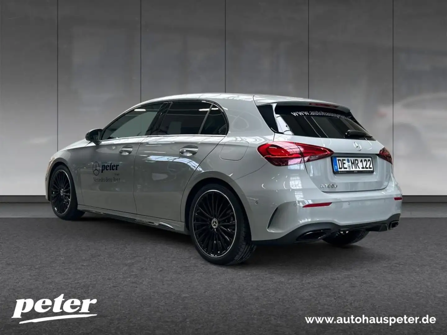 Mercedes-Benz A 180 d Kompaktlimousine AMG, AHV, Night Paket Grigio - 2