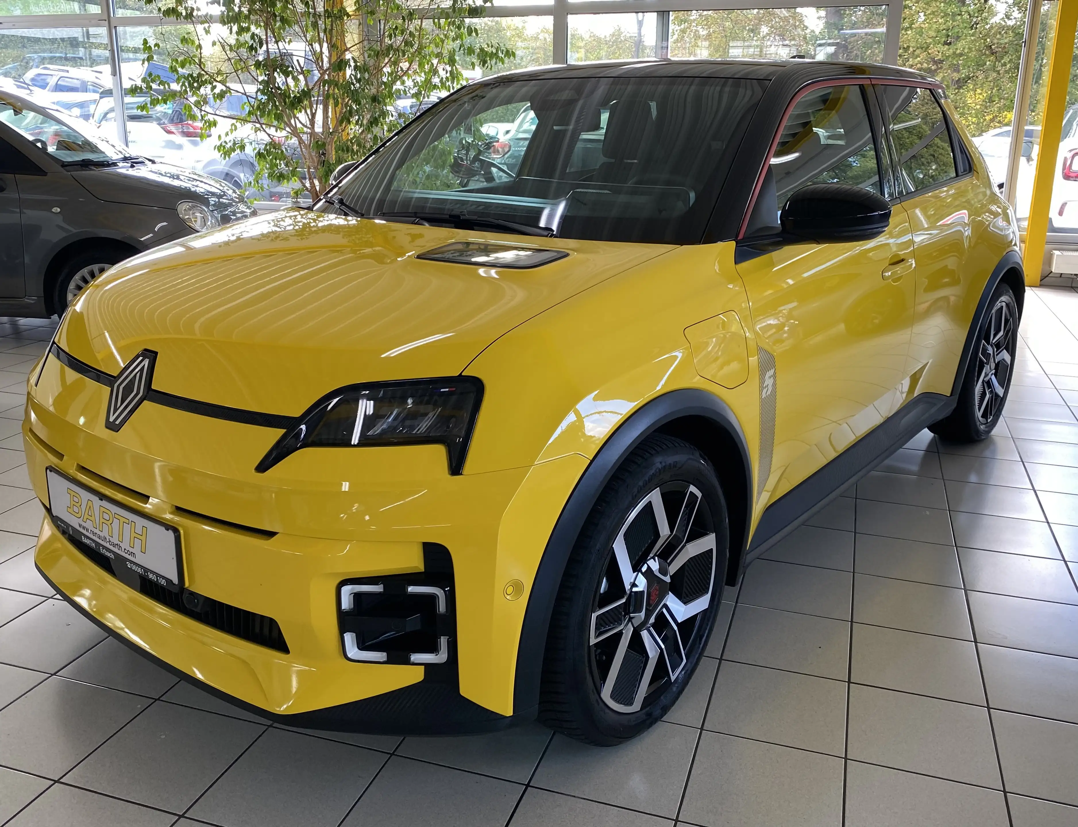 Renault R 5 150, Techno150 Comfort Range (52kWh) — photo 2