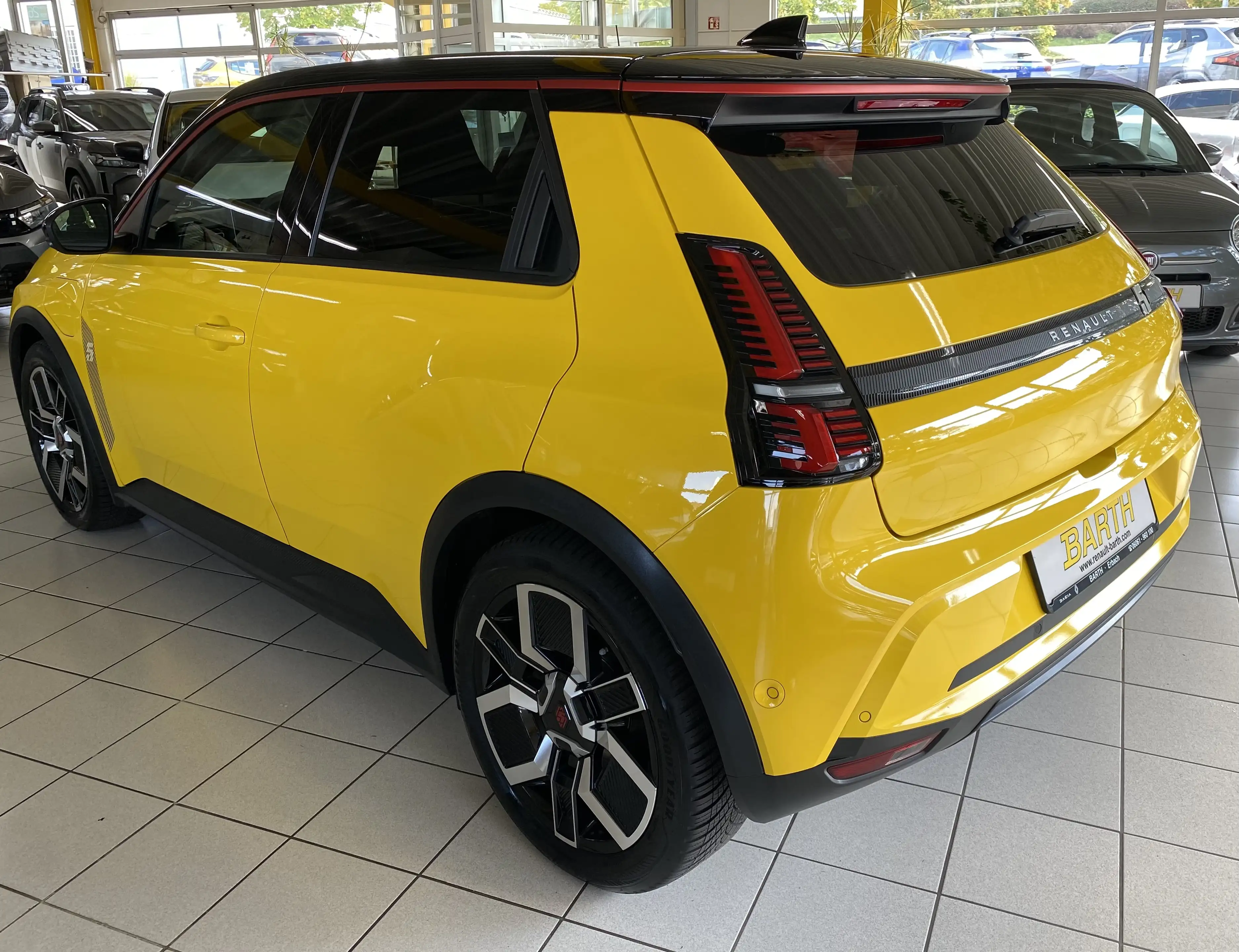Renault R 5 150, Techno150 Comfort Range (52kWh) — photo 6