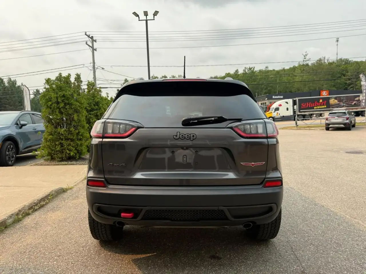 Jeep Cherokee photo Jeep Cherokee