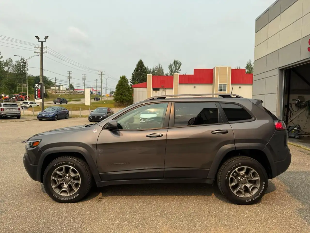 Jeep Cherokee photo Jeep Cherokee