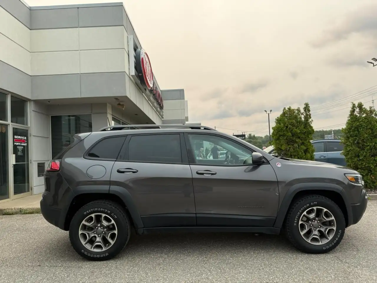Jeep Cherokee photo Jeep Cherokee