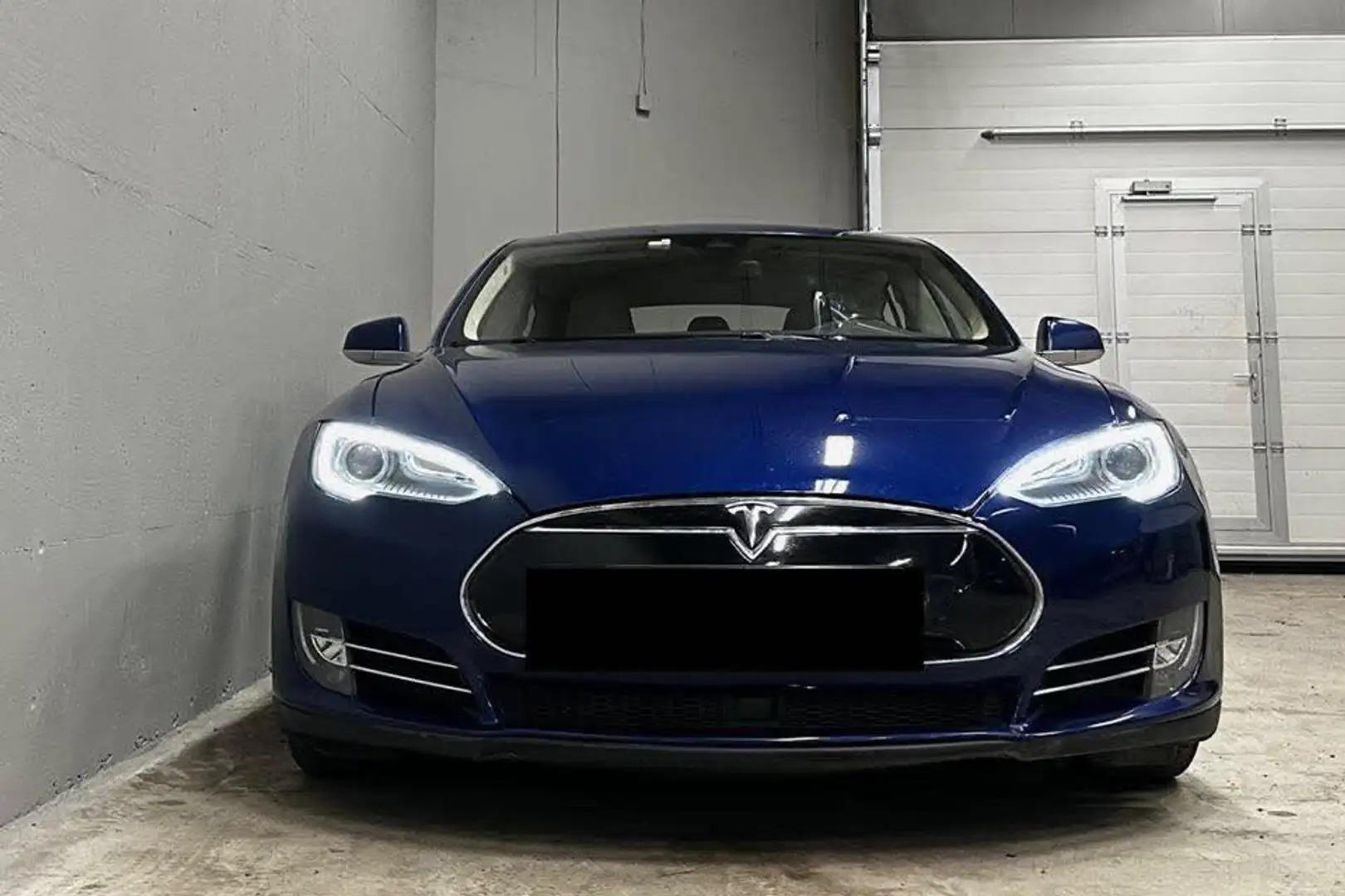 Tesla Model S 85 kWh Performance Dual Motor - 1
