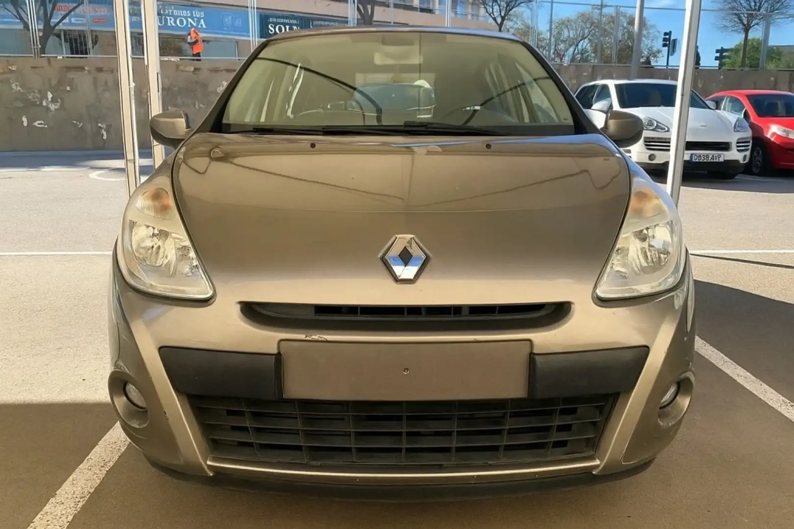 Renault Clio 1.5DCI Authentique 85 Marrón - 2