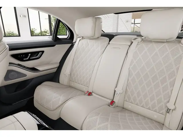 Mercedes-Benz S-Class view 24
