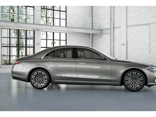 Mercedes-Benz S-Class view 9