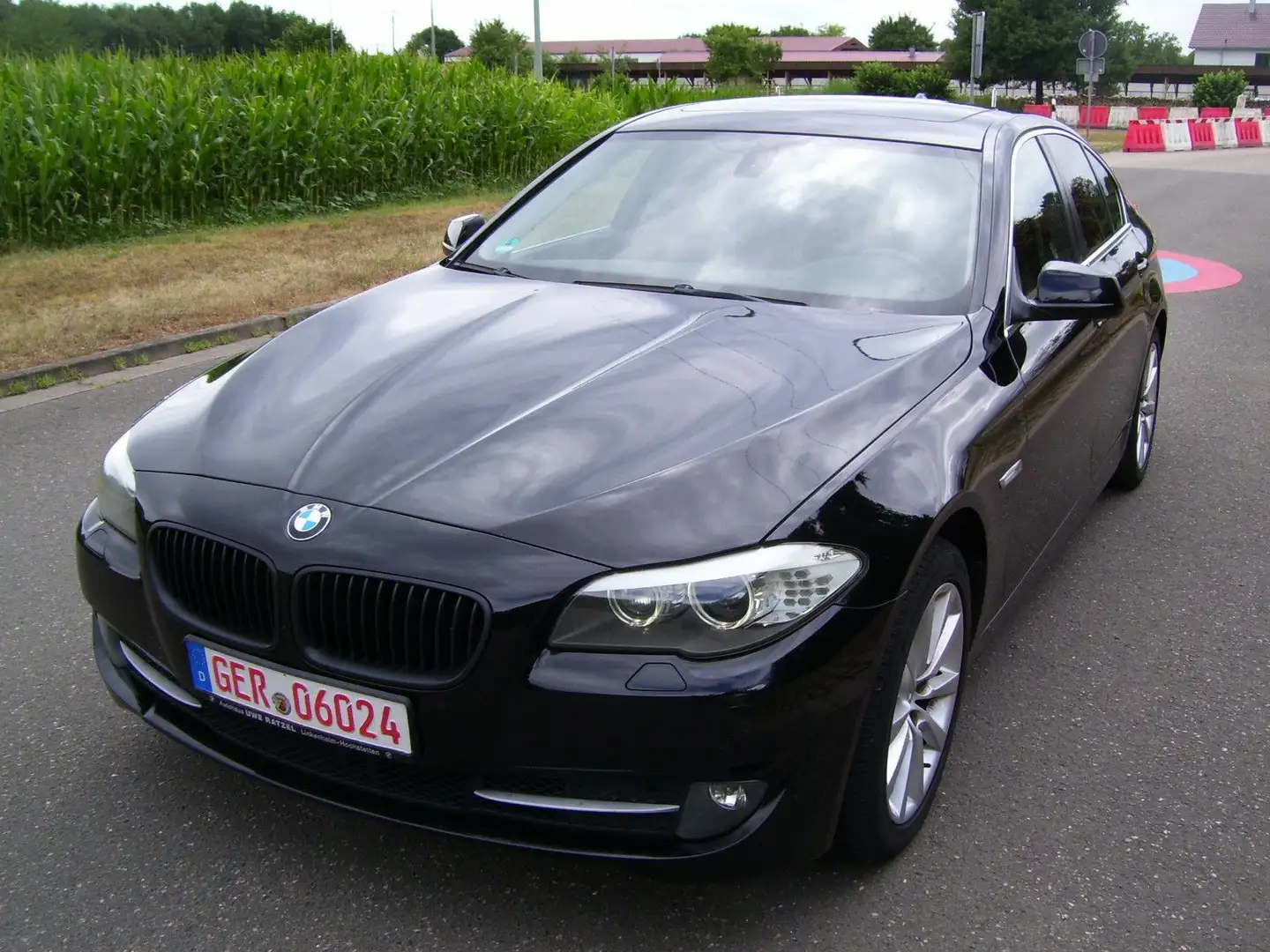 BMW 525 Lim. 525 d*F10*Navi*AHK*6.Zyl.*Fahrbereit* Noir - 2