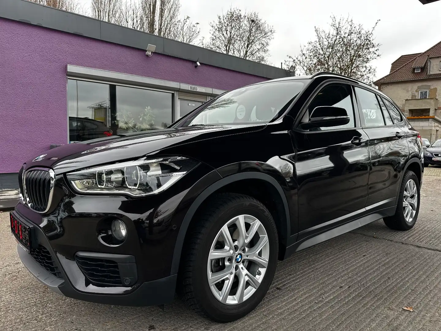 BMW X1 sDrive 18i Advantage "HU/AU+Service Neu" Brun - 1