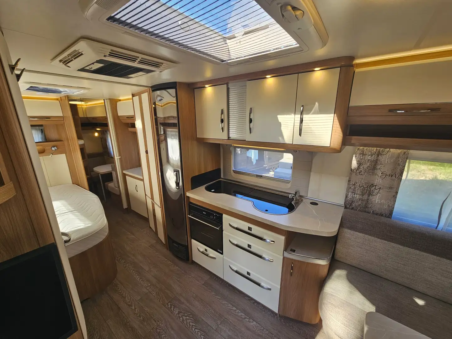Others Wohnwagen / Caravan - Hobby 650KFU de Luxe White - 1