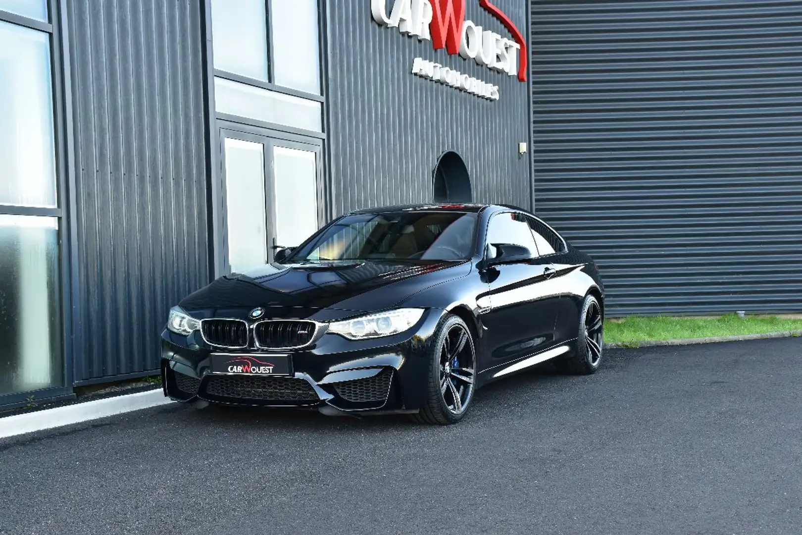 BMW M4 (F82) M4 431 DKG7 Schwarz - 1