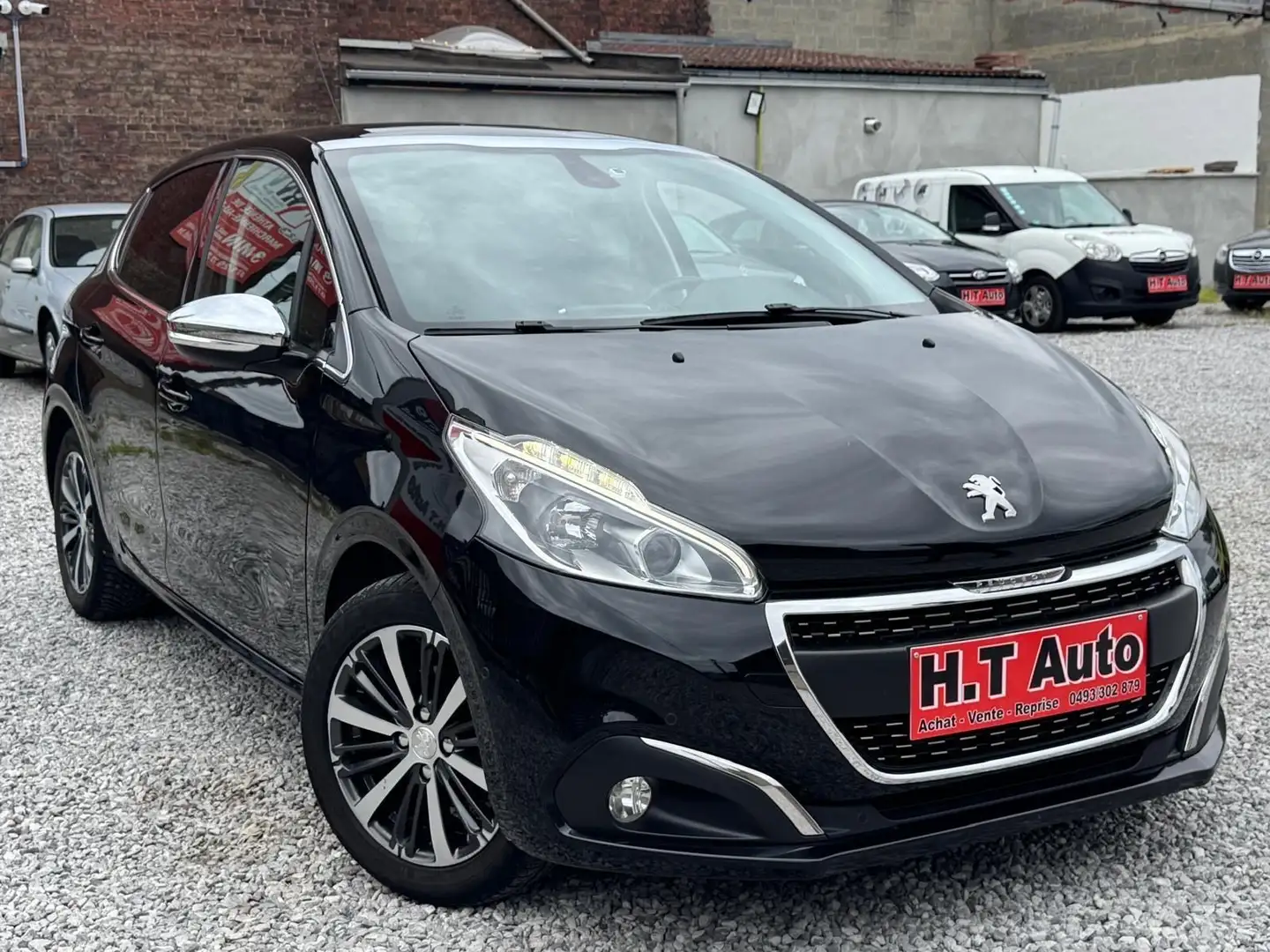 Peugeot 208 1.2/Allure/Gps/Toit Pano/Camera/Garantie 1 an - 2