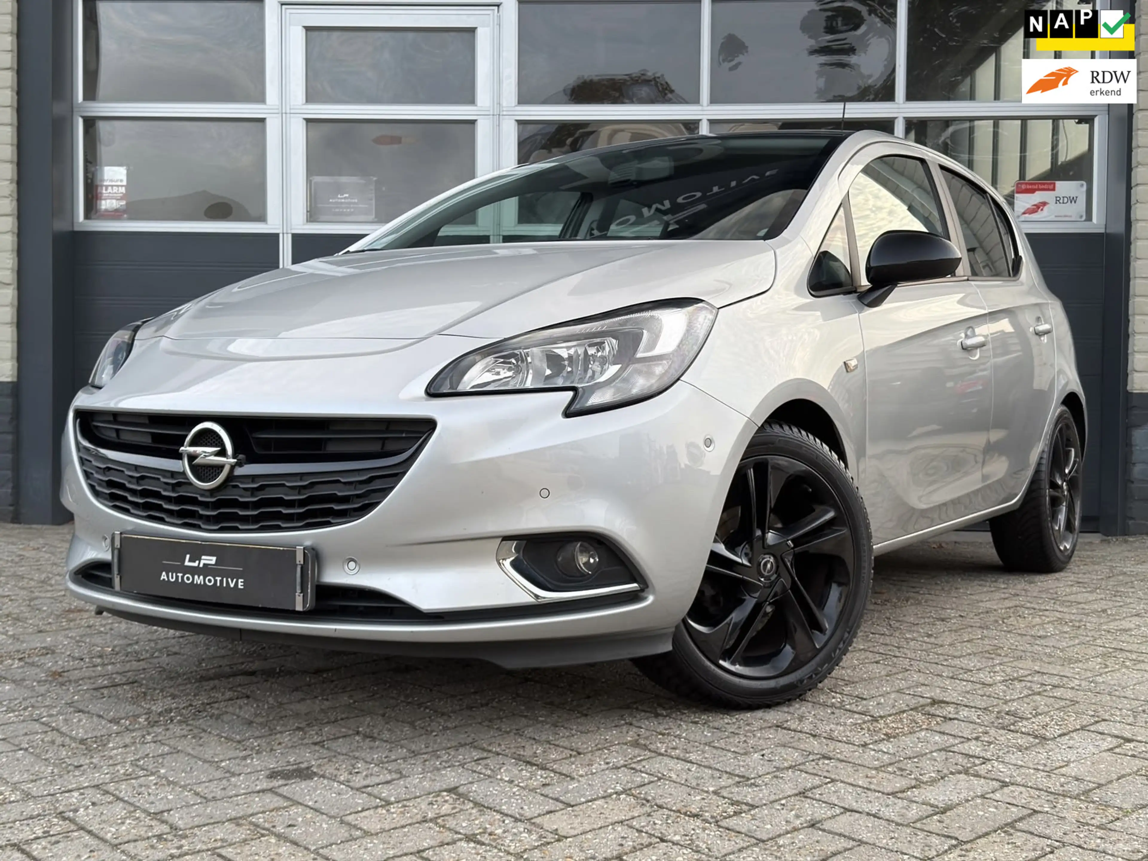 Opel Corsa 1.4 Color Edition / Automaat / NL-auto / 5-drs