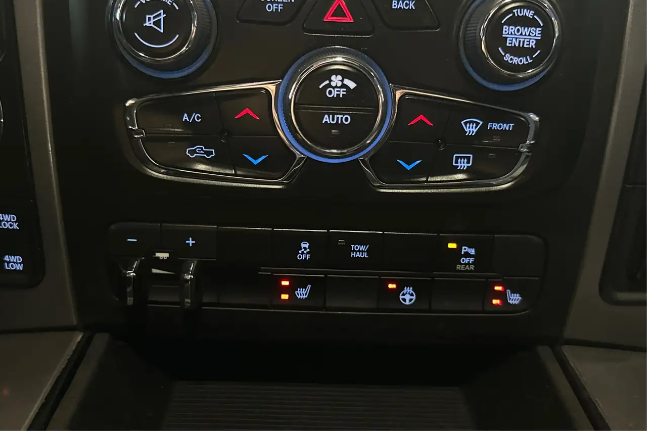 RAM 1500 снимка RAM 1500