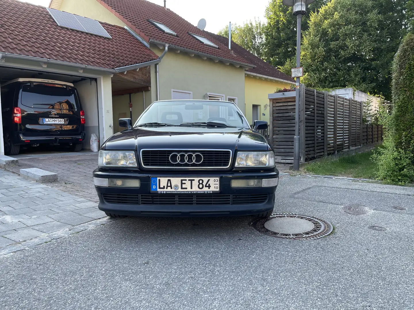 Audi Cabriolet 2.6 (E) (lückenlos Scheckheft gepflegt) Albastru - 2