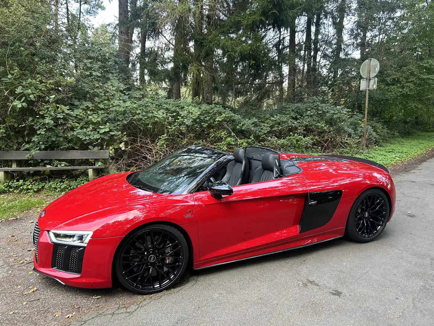 Audi R8 R8 Spyder V10 plus 5.2 FSI quattro S tronic Rot - 1