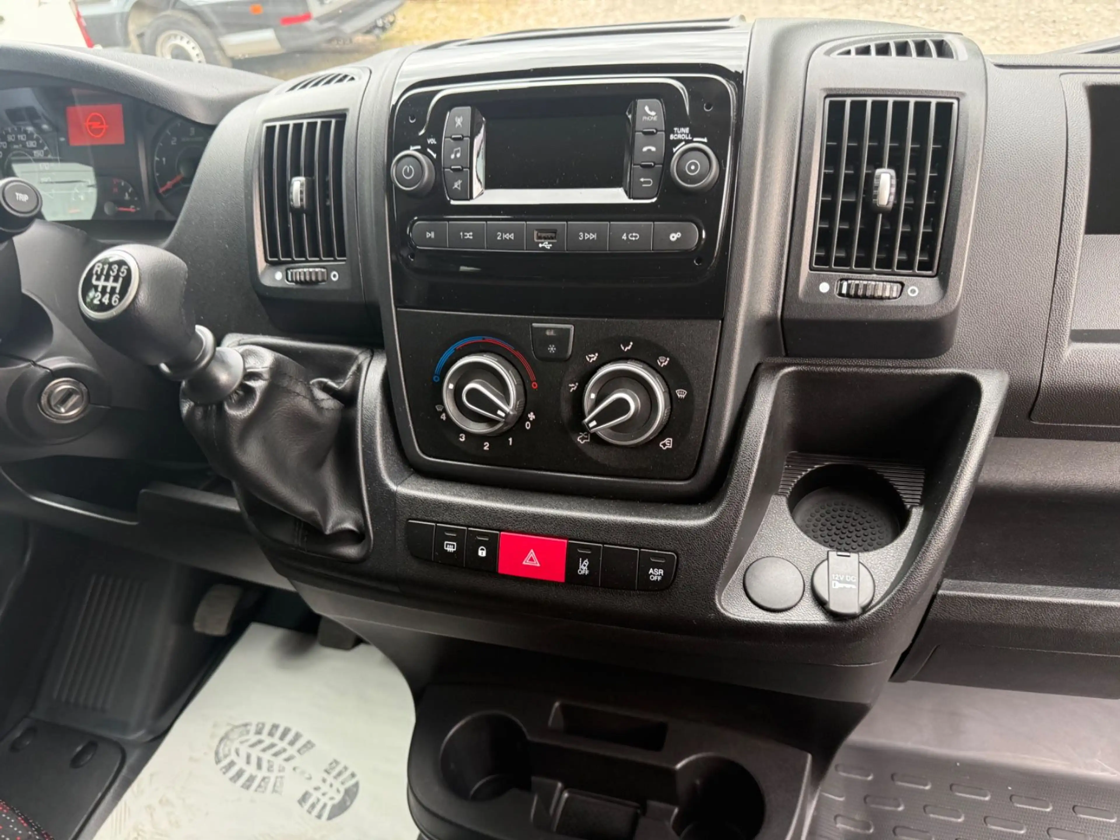 Citroen Jumper Doka Mixto 6-Sitzer L4H2 Werksgarantie — photo 9