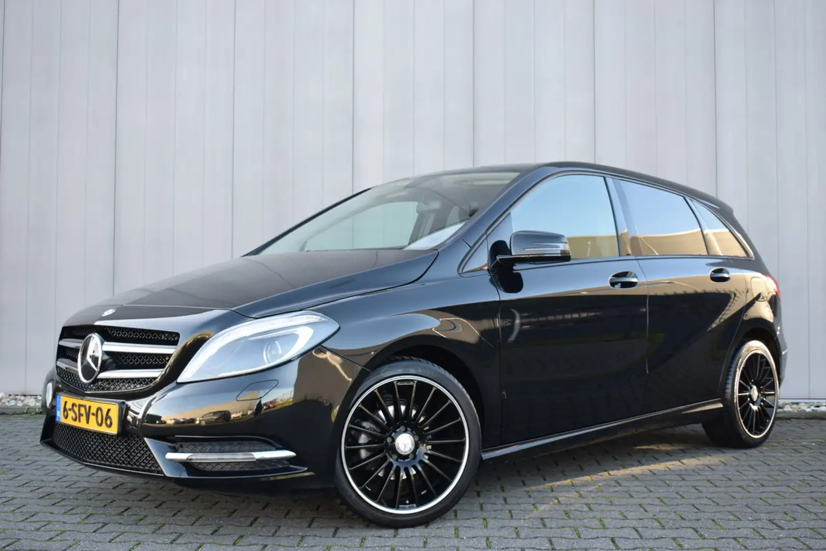 Mercedes-Benz B 180 Automaat Ambition Full Map Navi | Telefonie | Bi-X Zwart - 1