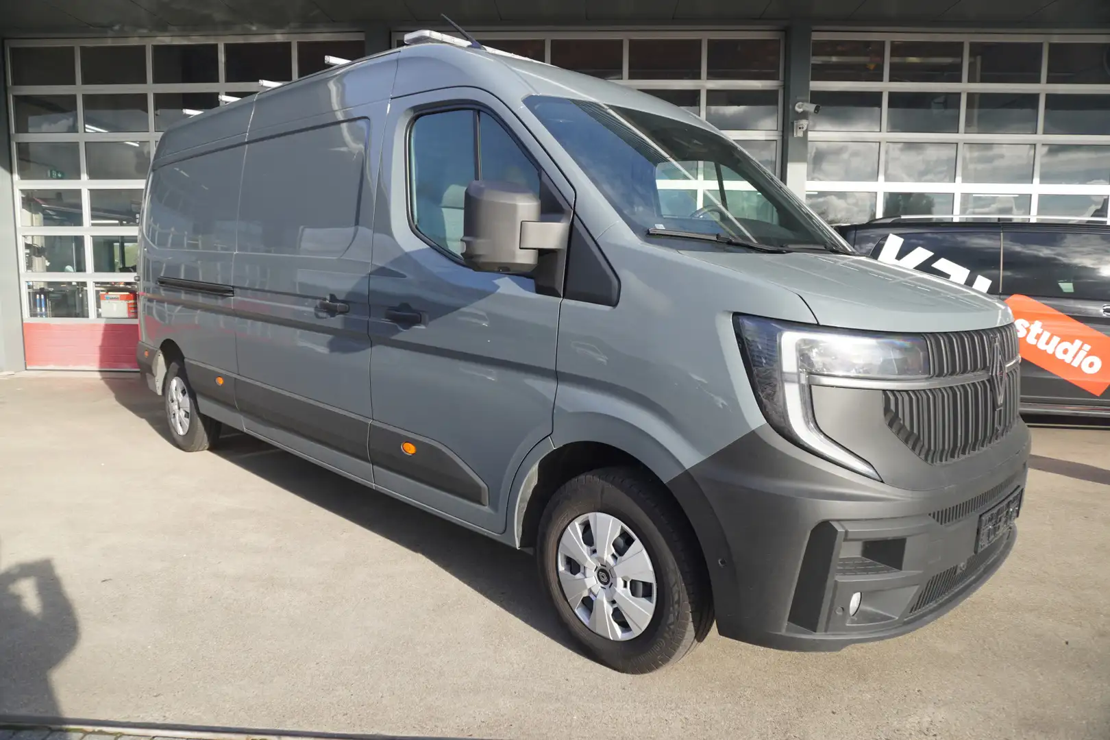 Renault Master T35 2.0 dCi 170PK L3H2 Extra Laadruimte inrichting Gri - 2