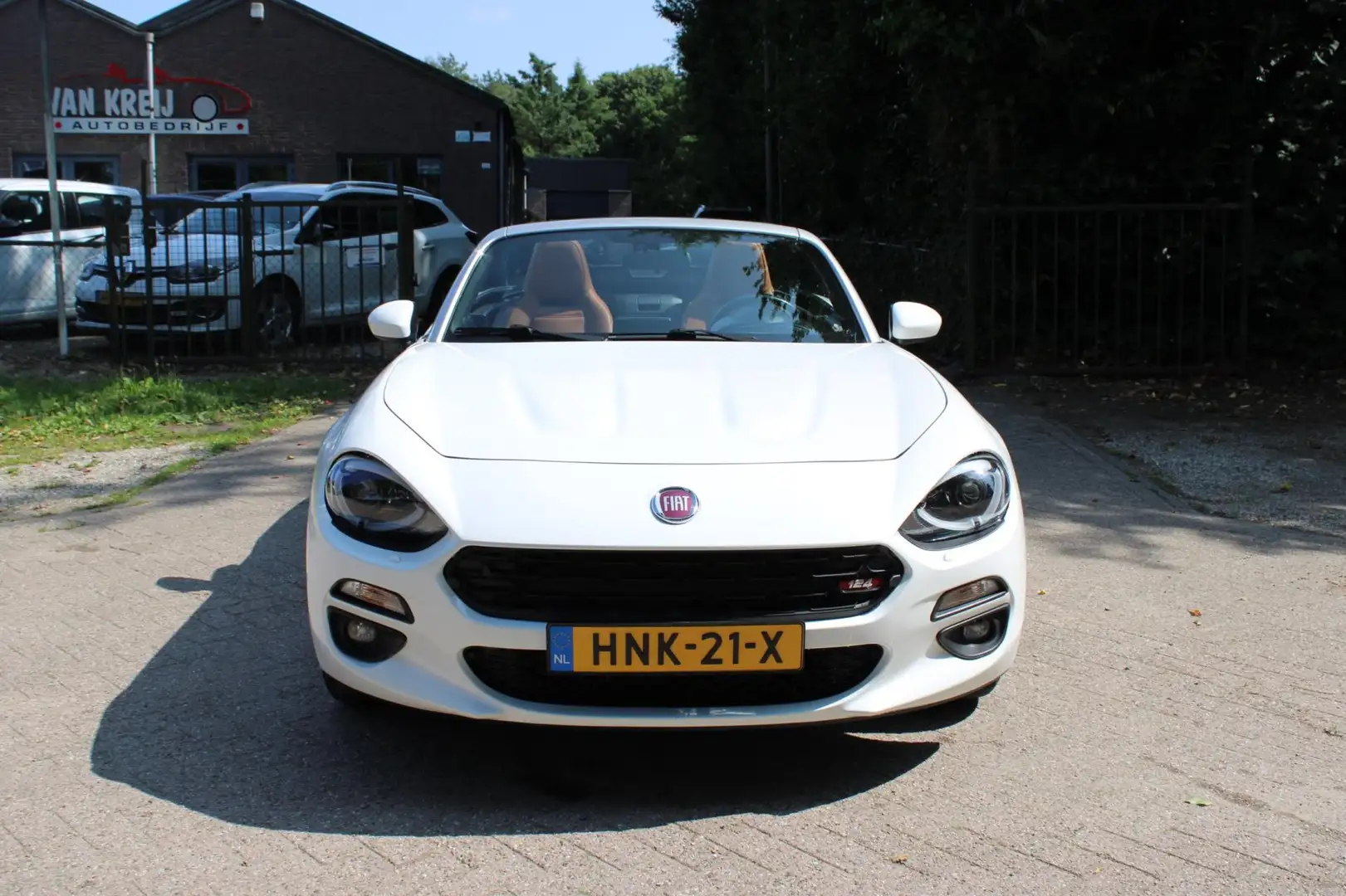 Fiat 124 Spider 1.4 MultiAir Turbo Leder Navi Camera Keyless Cruis Wit - 2