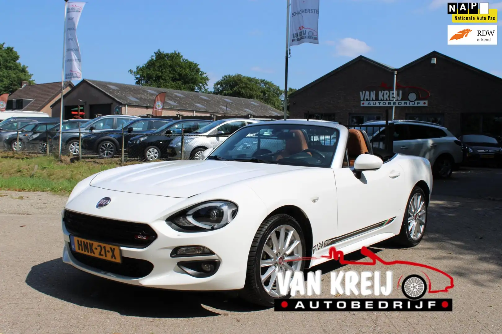 Fiat 124 Spider 1.4 MultiAir Turbo Leder Navi Camera Keyless Cruis Wit - 1
