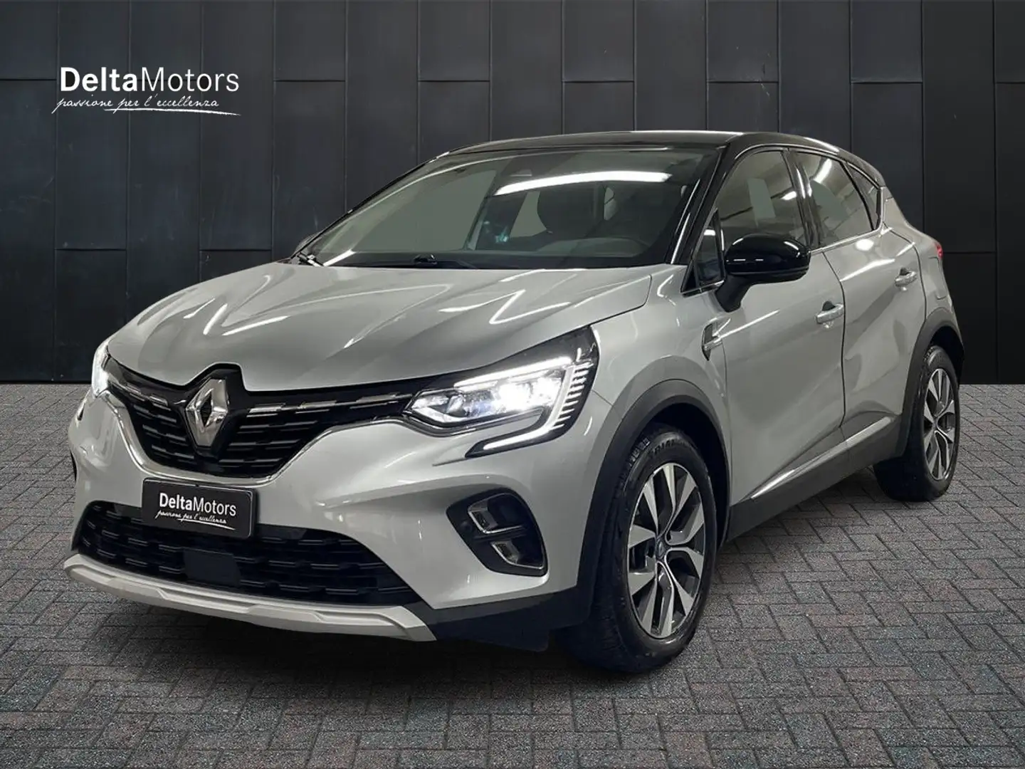 Renault Captur II 2019 - Captur 1.6 E-Tech phev Intens 160cv auto Grijs - 1