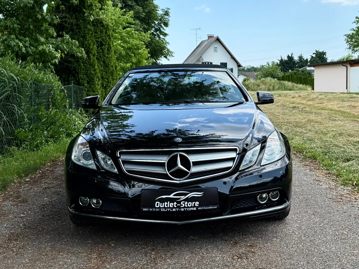 Mercedes-Benz E 200 BlueEfficiency Aut.*1.Besitz*Leder*NUR 96.000KM* Black - 2