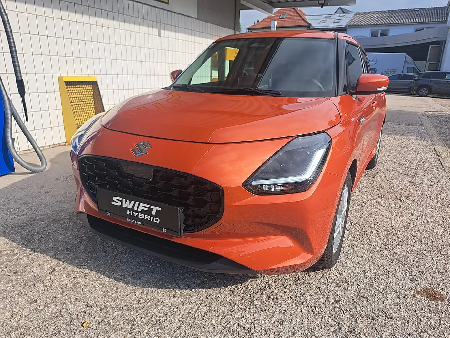 Suzuki Swift 1,2 Hybrid Flash Orange - 2