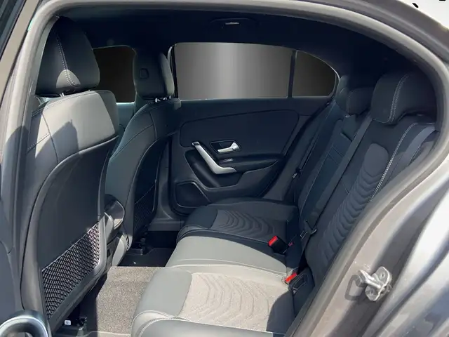 Mercedes-Benz A view 9