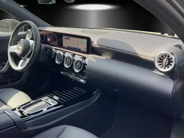 Mercedes-Benz A view 6