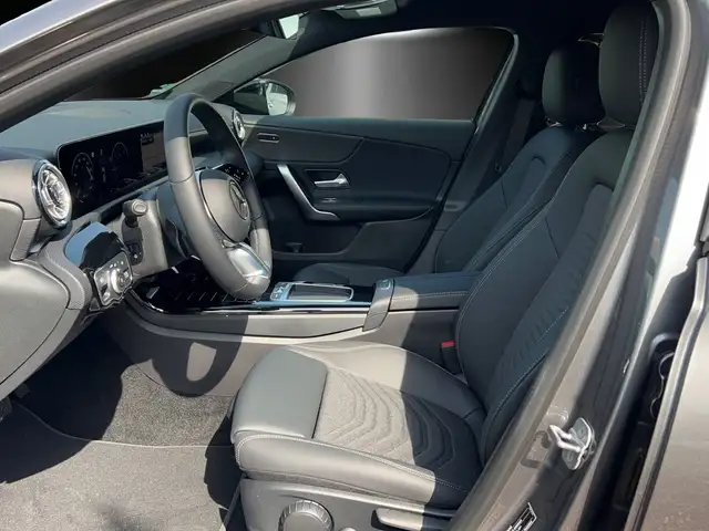 Mercedes-Benz A view 8