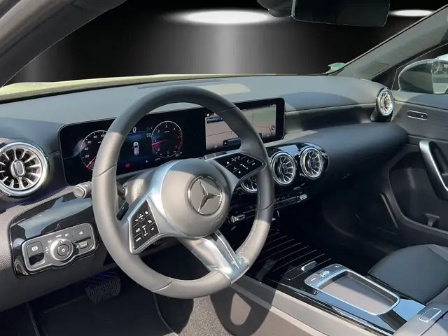 Mercedes-Benz A view 5