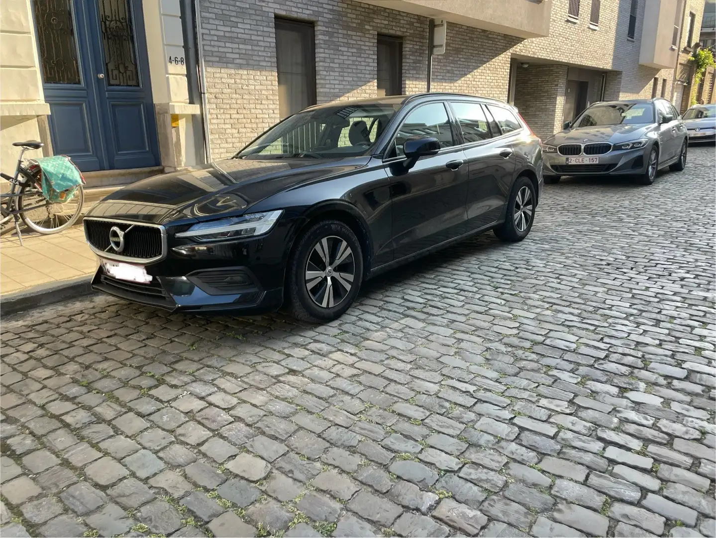 Volvo V60 D3 Momentum Zwart - 1